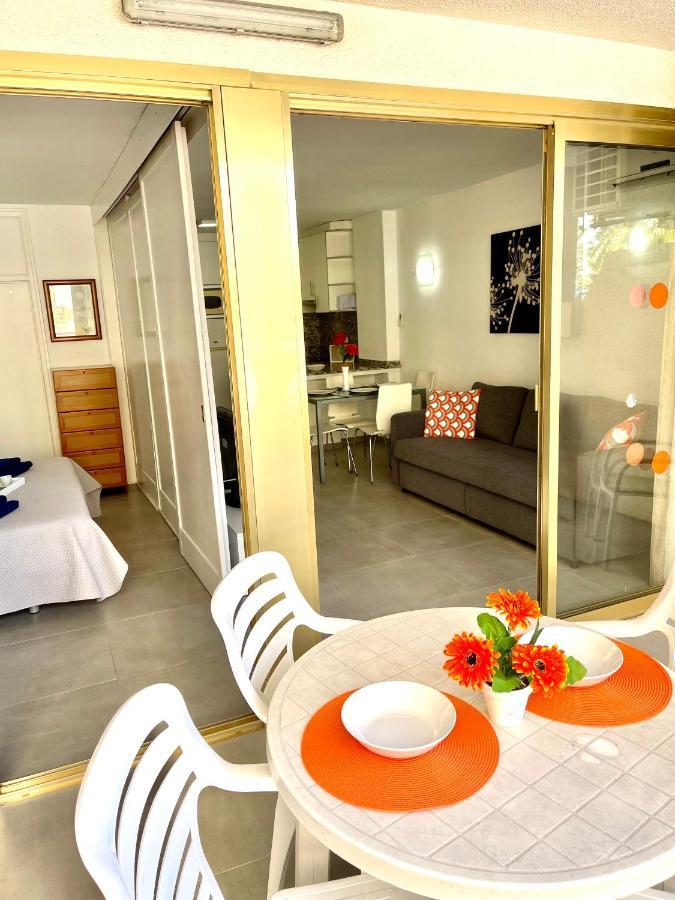 Apartbeach Novelty Climatizado Y Vistas Playa Салоу Екстериор снимка