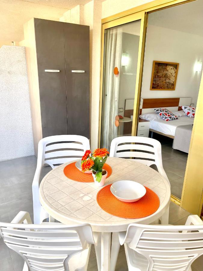 Apartbeach Novelty Climatizado Y Vistas Playa Салоу Екстериор снимка