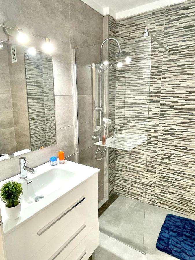 Apartbeach Novelty Climatizado Y Vistas Playa Салоу Екстериор снимка