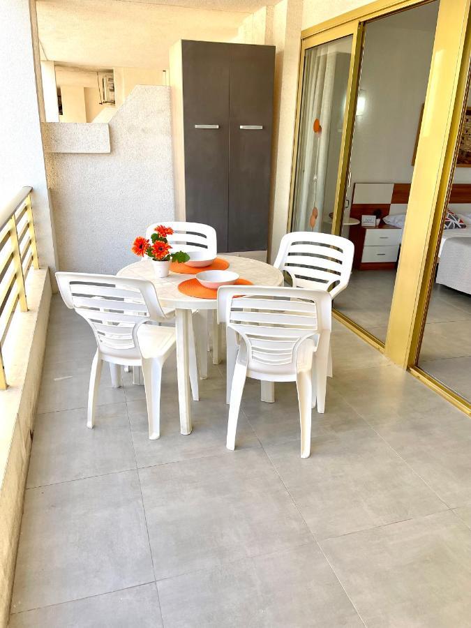 Apartbeach Novelty Climatizado Y Vistas Playa Салоу Екстериор снимка