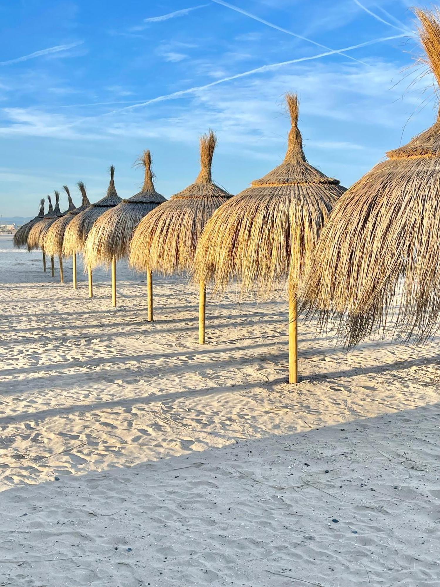 Apartbeach Novelty Climatizado Y Vistas Playa Салоу Екстериор снимка