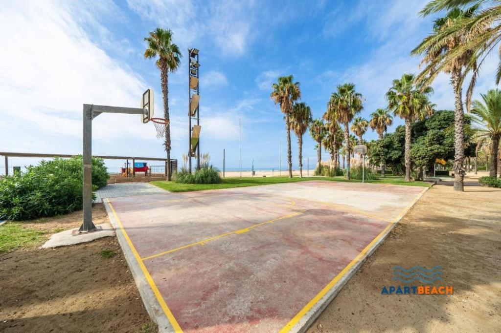 Apartbeach Novelty Climatizado Y Vistas Playa Салоу Екстериор снимка