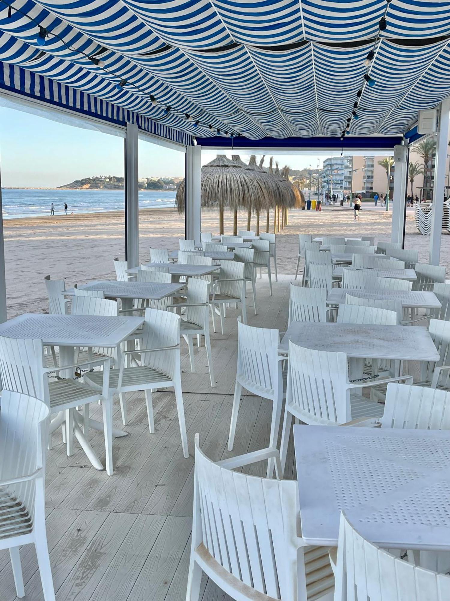Apartbeach Novelty Climatizado Y Vistas Playa Салоу Екстериор снимка